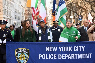 New York 263. Cadde. Aziz Patrick Günü Geçidi. 16 Mart. 2024, New York, New York, ABD. Bugün, St. Patrick Günü Geçit Töreni 'nde Maggie Timoney yer alacak. Aziz Patrick Günü geçit töreninin Büyük Mareşali ve Heinneken 'in ilk CEO' su. 