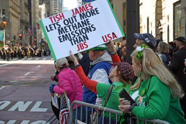 New York 263. Cadde. Aziz Patrick Günü Geçidi. 16 Mart. 2024, New York, New York, ABD. Bugün, St. Patrick Günü Geçit Töreni 'nde Maggie Timoney yer alacak. Aziz Patrick Günü geçit töreninin Büyük Mareşali ve Heinneken 'in ilk CEO' su. 