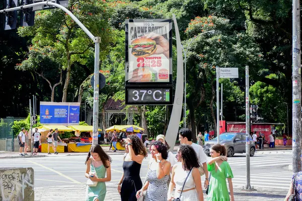 Sao Paulo Brazilië 2024 Intense Hittegolf Deze Zaterdagmiddag Straatthermometers Geregistreerd — Stockfoto
