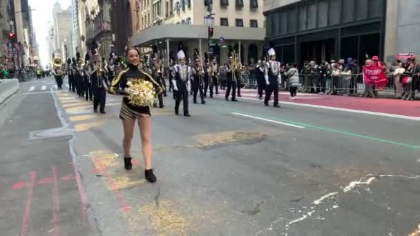 263 Årlige New York City Saint Patricks Day Parade Mars – stockvideo