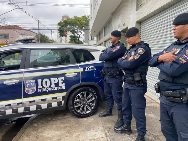 Sao Paulo Brasilien 2024 Gcm Polisen Arresterade Kvinna Fluxo Cracolandia — Stockfoto