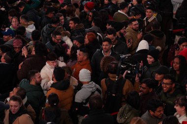 Shakira, Times Meydanı 'ndaki TSX Stage' de sahne aldı. 26 Mart 2024, New York, ABD: Bu gece Shakira, Times Meydanı 'ndaki TSX Stage' de karşı konulmaz enerjisiyle binlerce hayranını büyüleyen heyecan verici bir performans sergiledi. 