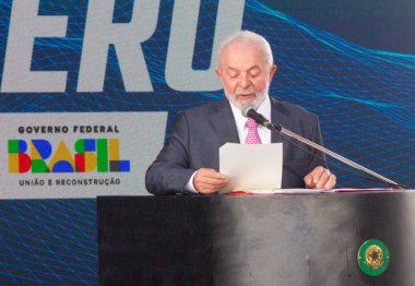 Rio de Janeiro (RJ) Brazil 03 / 27 / 2024 - Cumhurbaşkanları Luiz Inacio Lula da Silva (PT) ve Fransız Emmanuel Macron, bu Çarşamba sabahı Brezilya Donanması 'ndan Tonelero denizaltısının açılışını gerçekleştirdiler.. 