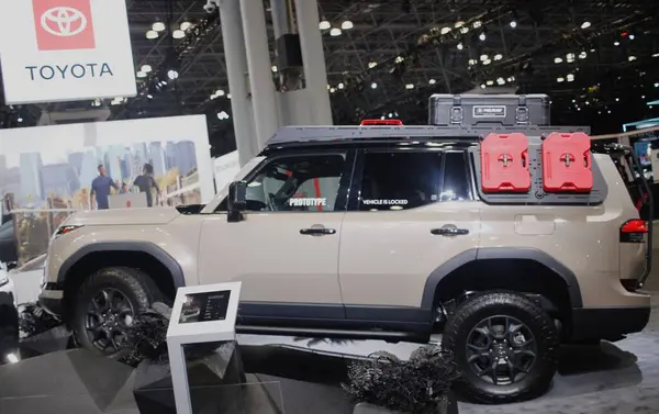 2024 New York Uluslararası Otomobil Fuarı. 27 Mart 2024, New York, ABD: Medya 27 Mart 'tan 28 Mart' a kadar New York Uluslararası Otomobil Fuarı 'na, yani Amerika' nın Birinci ve En Büyük Katılımlı Otomobil Fuarı Endüstriyel Etkinliği Sunar