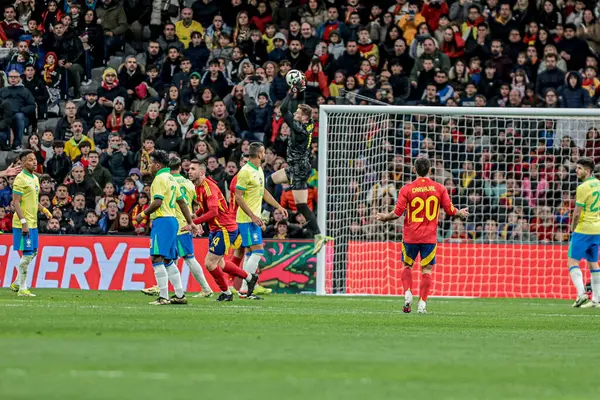 MADRID (ES) 03 / 26 / 2024 - Bu Salı günü Madrid 'deki Santiago Bernabeu Stadyumu' nda oynanan İspanya ve Brezilya Millî Takım Arkadaşları için geçerli bir maç olan