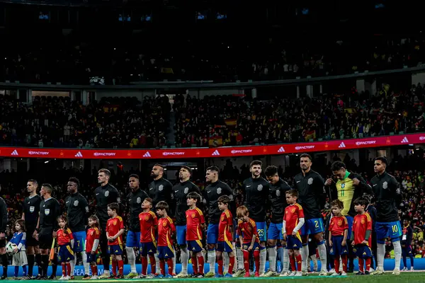 MADRID (ES) 03 / 26 / 2024 - Brezilya takımı, İspanya ile Brezilya arasında oynanan ve bu salı günü Madrid 'deki Santiago Bernabeu Stadyumu' nda oynanan maç sırasında,. 