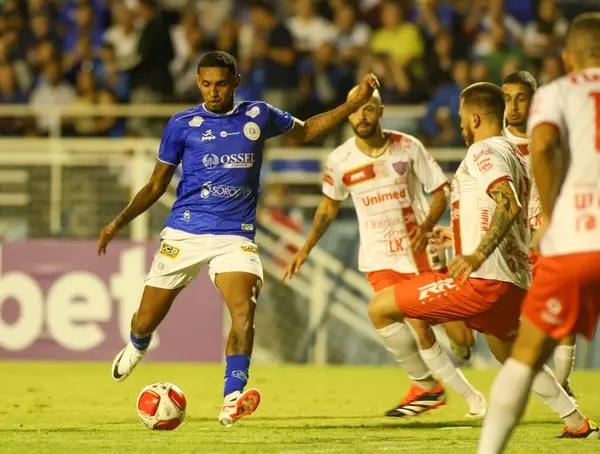 SOROCABA (SP) 03 / 27 / 2024 - Bu Çarşamba günü Sorocaba 'daki Walter Ribeiro belediyesinde düzenlenen Paulistao A2 çeyrek finalleri için geçerli olan Sao Bento ile Noroeste arasındaki maçta atış, 27,. 