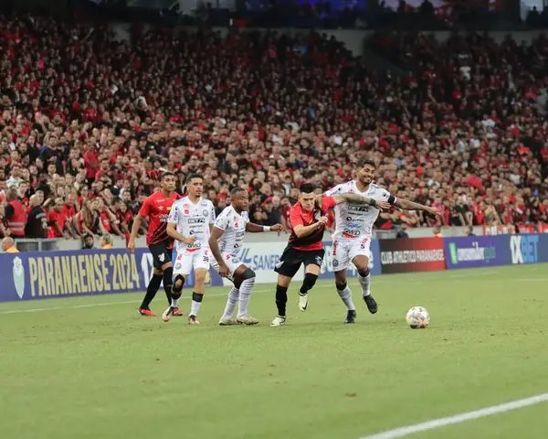 CURITIBA (PR), 03 / 27 / 2024 - Campeonato Paranaense 2024 yarı finalinin ikinci ayağında, Ligga Arena 'da Athletico PR ile Operario arasında oynanan karşılaşmada atış