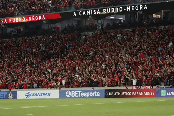 CURITIBA (PR), 03 / 27 / 2024 - Ligga Arena 'da oynanan Campeonato Paranaense 2024 yarı finalinin ikinci ayağında Athletico PR ile Operario arasında oynanan karşılaşmada taraftarlar