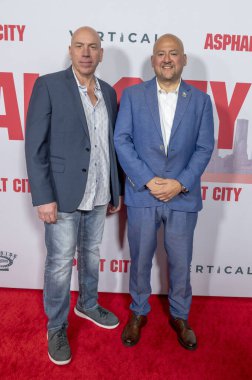 Asphalt City New York gösterimi. 27 Mart 2024, New York, New York, ABD: Eric Cardamone ve George Contreras 27 Mart 2024 tarihinde New York 'ta AMC Lincoln Square Theater' daki Asphalt City New York gösterimine katıldılar.. 