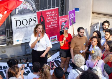 Rio de Janeiro (RJ) 01 / 04 / 2024 - DICTATORship NEVER tekrar / ACT - 31 Mart 1964 askeri darbesinin yıldönümü. Brezilya tarihinin en üzücü bölümlerinden birinden 60 yıl sonra üzücü olayları hatırlamak gereklidir.