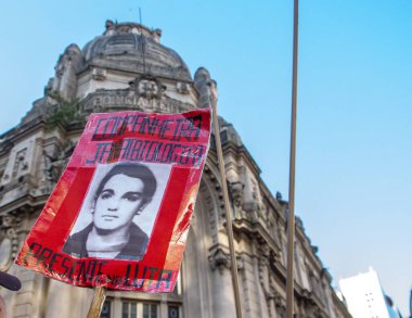 Rio de Janeiro (RJ) 01 / 04 / 2024 - DICTATORship NEVER tekrar / ACT - 31 Mart 1964 askeri darbesinin yıldönümü. Brezilya tarihinin en üzücü bölümlerinden birinden 60 yıl sonra üzücü olayları hatırlamak gereklidir.