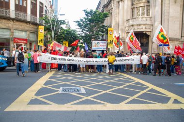 Rio de Janeiro (RJ) 01 / 04 / 2024 - DICTATORship NEVER tekrar / ACT - 31 Mart 1964 askeri darbesinin yıldönümü. Brezilya tarihinin en üzücü bölümlerinden birinden 60 yıl sonra üzücü olayları hatırlamak gereklidir.