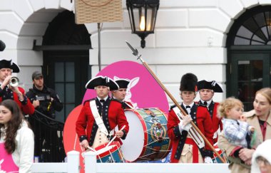 2024 Beyaz Saray Paskalya Yumurtası Yuvarlaması. 01 Nisan 2024, Washington DC, Maryland, ABD: 2024 Beyaz Saray Paskalya Yumurta Yuvarlaması, Beyaz Saray tarihinin en eski geleneklerinden biri olan 1 Nisan Pazartesi günü Güney Çimenliği 'nde gerçekleşti. 