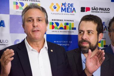 SAO PAULO, SP, Brezilya 04 / 03 / 2024: Eğitim Bakanı Camilo Santana, Sao Paulo Belediye Başkanı adayıyla birlikte Pe de Meia Programını (Lise Tasarruf) başlattı.