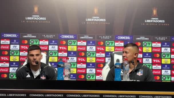 Presskonferens Med Spanska Manolo Jimenez Team Manager För Cerro Porteno — Stockvideo