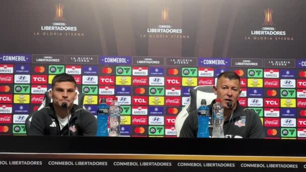 Persconferentie Met Spaanse Manolo Jimenez Team Manager Van Cerro Porteno — Stockvideo