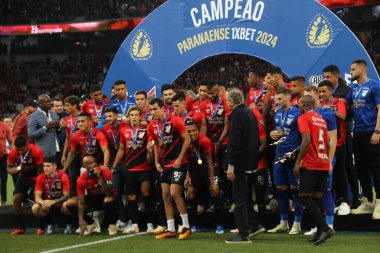 CURITIBA (PR), Brezilya 04 / 06 / 2024 - Bu cumartesi öğleden sonra Ligga Arena 'da düzenlenen 2024 Paranense Şampiyonası finalinde geçerli olan Athletico PR ile Maringa arasında oynanan maçta 