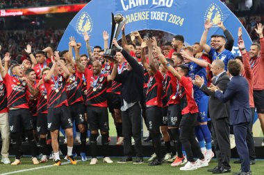 CURITIBA (PR), Brezilya 04 / 06 / 2024 - Bu cumartesi öğleden sonra Ligga Arena 'da düzenlenen 2024 Paranense Şampiyonası finalinde geçerli olan Athletico PR ile Maringa arasında oynanan maçta 