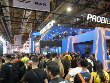 SAO PAULO, Brezilya (SP) - 04 / 06 / 2024 - Sao Paulo 'nun başkenti Expo Center Norte' de bu Cumartesi Arnold Güney Amerika sırasında kalabalık hareketi. En büyük çoklu spor sağlık, sağlık ve refah etkinliği 