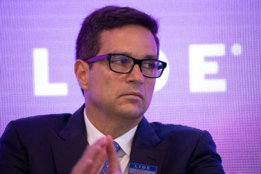 Sao Paulo (SP), 04 / 05 / 2024 Roberto Campos Neto, Brezilya Merkez Bankası başkanı, LIDE Yenilik Semineri 'nde sunumunu yaparken, teknoloji alanındaki ilerlemeleri tartışmak üzere yöneticileri ve uzmanları kabul etti.
