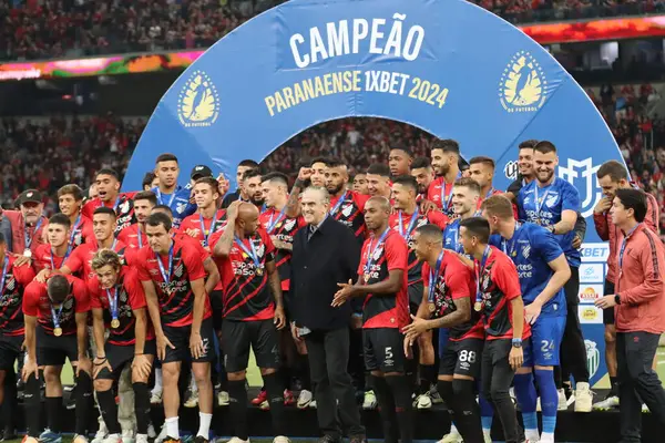 CURITIBA (PR), Brezilya 04 / 06 / 2024 - Bu cumartesi öğleden sonra Ligga Arena 'da düzenlenen 2024 Paranense Şampiyonası finalinde geçerli olan Athletico PR ile Maringa arasında oynanan maçta 
