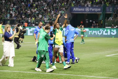 Sao Paulo (SP), Brezilya 04 / 07 / 2024 - Palmeiras ve Santos arasındaki maçtan sonra Palmeiras 'ın unvanını kutluyor, Sao Paulo' daki Allianz Parque 'da düzenlenen 2024 Paulista Futbol Şampiyonası Finali için geçerli.
