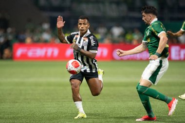 Sao Paulo (SP), Brezilya 04 / 7 / 2024 - Bu Pazar gecesi Sao Paulo 'daki Allianz Parque' da düzenlenen 2024 Paulista Futbol Şampiyonası finalinin ikinci ayağı için Palmeiras ve Santos arasında oynanan maç