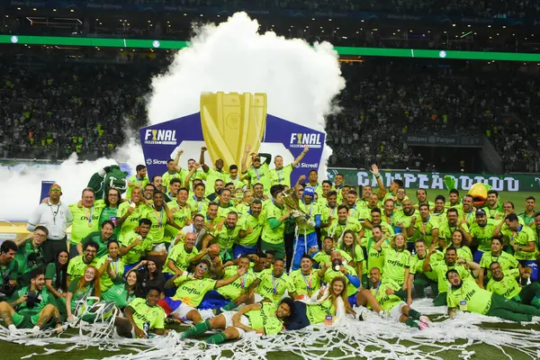 Sao Paulo Brazil 2024 Palmeiras Team Lifts Champion Cup Paulista — Stock Photo, Image