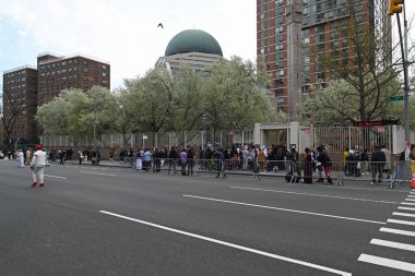 (Kurban Bayramı Ramazan 'ın bittiği yerde başlar. 10 Nisan 2024 New York, New York, ABD. Fit-Fit-r bayramından bahsetmeden önce Ramazan 'ın açıklaması gerekiyor. Ramazan, Hz. Muhammed 'in ilk vahiyinin kutlamasıdır.