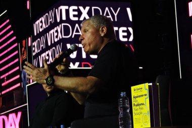 Sao Paulo (SP), 04 / 11 / 2024 - TECHNOLOGY / EvENTS / KEYNOTE - Waze 'in kurucusu Uri Levine, Sao Paulo Expo' da düzenlenen VTEX Günü sırasında bir panele katılıyor. 