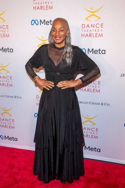 Harlem Dans Tiyatrosu Geleneksel Vizyon Galasında Misty Copeland 'ı Onurlandır. 12 Nisan 2024, New York, New York, ABD: Susan L. Taylor, New York Şehir Merkezi 'nde Misty Copeland onuruna düzenlenen Harlem Dans Tiyatrosu' na katıldı. 