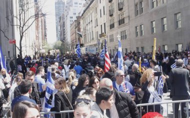2024, 85. Yunan Bağımsızlık Günü Geçidi. 14 Nisan 2024, New York, ABD: 2024, 85. Yunan Bağımsızlık Günü, New York 'ta 64. ve 79. caddelerde New York Belediye Başkanı Eric Adams' ın eşliğinde 13: 30 'da gerçekleşti.