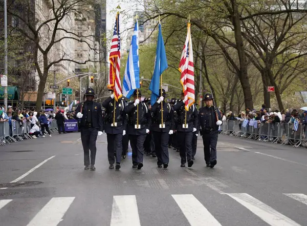 ニューヨーク ギリシャ独立記念日パレード 2024 ニューヨーク アメリカ ニューヨーク市の5Th Aveで締めくくられたパレードでギリシャ独立記念日の精神を体験してください — ストック写真