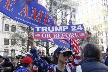 Donald Trump 'ın New York' taki tarihi mahkemesi. 15 Nisan 2024, New York, ABD: Eski ABD Başkanı Donald J. Trump 'ın tarihi ceza mahkemesi bugün Manhattan Ceza Mahkemesi' nde jüri seçimiyle başlıyor 