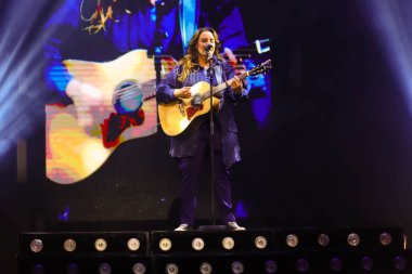 CURITIBA (PR), Brazil 04 / 19 / 2024 - Ana Carolina, Curitiba PR 'da Teatro Guaira' nın sahnesinde 