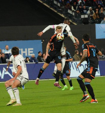 MLS Normal Sezon 2024, Maç 10, NYCFC - DC United, 20 Nisan 2024, Citifield, Queens New York, ABD: Queens, New York 'taki Citifield' da oynanan heyecan verici maçta, NYCFC, DC United ile 2-0 'lık ikna edici bir zafer kazandı.. 