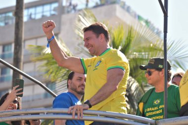 Rio de Janeiro (RJ), Brezilya 04 / 21 / 2024 - Eski cumhurbaşkanı Jair Bolsonaro 'nun (PL) 21 Pazar günü Rio de Janeiro' daki Copacabana plajında düzenlediği gösteri. Eylemin gündeminde demokrasi savunması var.