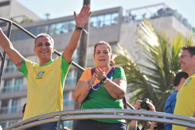 Rio de Janeiro (RJ), Brezilya 04 / 21 / 2024 - Eski cumhurbaşkanı Jair Bolsonaro 'nun (PL) 21 Pazar günü Rio de Janeiro' daki Copacabana plajında düzenlediği gösteri. Eylemin gündeminde demokrasi savunması var.