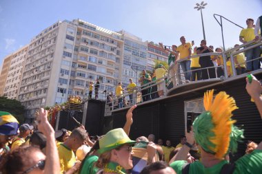 Rio de Janeiro (RJ), Brezilya 04 / 21 / 2024 - Eski cumhurbaşkanı Jair Bolsonaro 'nun (PL) 21 Pazar günü Rio de Janeiro' daki Copacabana plajında düzenlediği gösteri. Eylemin gündeminde demokrasi savunması var.