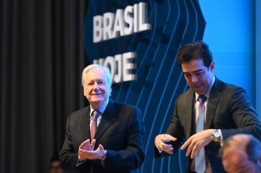 Bruno Dantas, Adalet Bakanı Ricardo Lewandowski ile birlikte Esfera Brasil grubunun Brezilya ile ilgili diyaloglar konulu bir panel olan Seminer Brasil Hoje 'ye katıldı. 