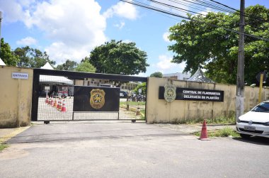 Kategori sendikasına göre, Brezilya 'nın NATAL (RN) Sunucuları maaş ayarlaması için Rio Grande do Norte hükümetiyle yapılan bir başka başarısız müzakere sonrasında Natal kentinde greve gittiler.