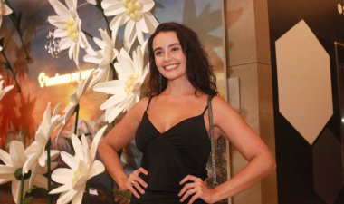 RIO DE JANEIRO (RJ) 04/24/2024 Actress Laura Siena, attends the premiere of the play A Novica Rebelde, held at the Riachuelo theater in Cinelandia in the central region of the city of Rio de Janeiro, this evening Wednesday clipart
