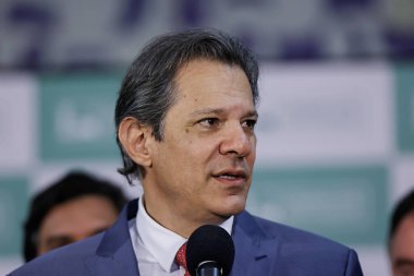 BRASILIA (DF), Maliye Bakanı Fernando Haddad 'ın bu 24 Nisan Çarşamba günü Brasilia, DF' de belediye başkanı Arthur Lira 'ya vergi yönetmeliklerini teslim etmesinden sonra 04 / 24 / 2024-basın toplantısı düzenledi.. 