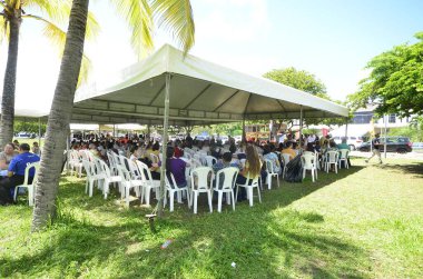 Kategori sendikasına göre, Brezilya 'nın NATAL (RN) Sunucuları maaş ayarlaması için Rio Grande do Norte hükümetiyle yapılan bir başka başarısız müzakere sonrasında Natal kentinde greve gittiler.