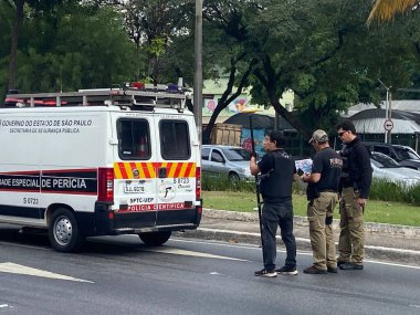 Sao Paulo (SP), Brezilya 04 / 25 / 2024 - Sao Paulo Sivil Polisi, Porsche Vehicle App Vehicle arasındaki kaza yeri olan Av Salim Farah Maluf hakkında soruşturma başlattı 