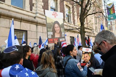 İsrail-Hamas krizi, çoğunlukla ABD 'deki çeşitli üniversite ve üniversitelerde Ortadoğu Rehine krizi ve Gazze Şeridi' ndeki masum sivillerin bombalanması üzerine düzenlenen protestolar. 26 Nisan 2024, New York, ABD