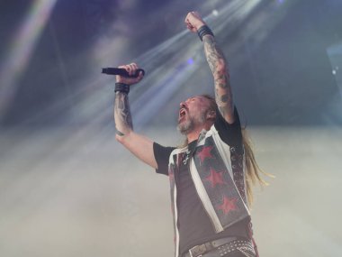 SAO PAULO, Brezilya 04 / 27 / 2024 - Hammerfall, 27 Nisan 2024 Cumartesi günü Sao Paulo 'nun batı tarafındaki Latin Amerika Anıtı' nda düzenlenen Yaz Esintisi Festivali 'nin ikinci gününde sahne aldı..