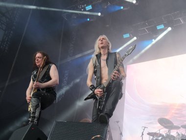 SAO PAULO, Brezilya 04 / 27 / 2024 - Hammerfall, 27 Nisan 2024 Cumartesi günü Sao Paulo 'nun batı tarafındaki Latin Amerika Anıtı' nda düzenlenen Yaz Esintisi Festivali 'nin ikinci gününde sahne aldı..