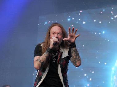 SAO PAULO, Brezilya 04 / 27 / 2024 - Hammerfall, 27 Nisan 2024 Cumartesi günü Sao Paulo 'nun batı tarafındaki Latin Amerika Anıtı' nda düzenlenen Yaz Esintisi Festivali 'nin ikinci gününde sahne aldı..